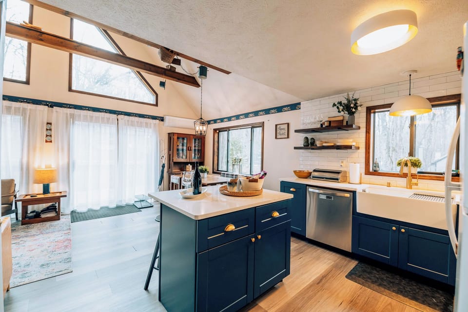 Renovated and stocked kitchen with a drip coffee machine, toaster & dishwasher. 