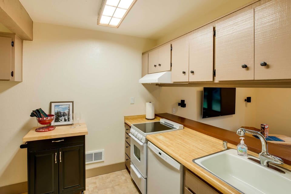 Kitchen | Dishwasher