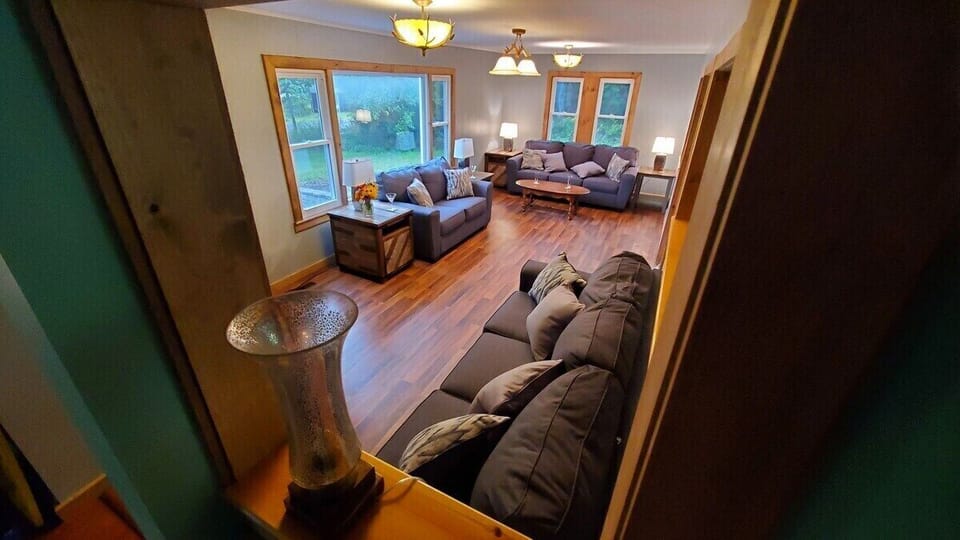 Living Room / Lounge