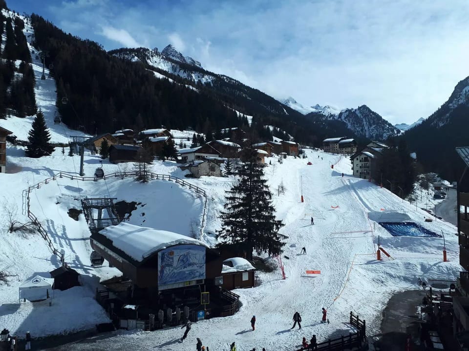 Snow and ski sports
