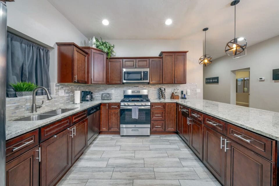 Updated, fully-equipped kitchen to meet all of your baking and cooking needs