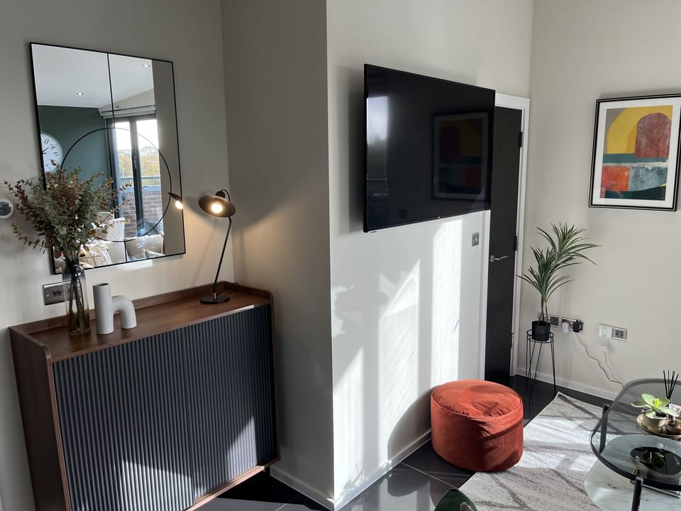 Lounge with smart TV / Alexa