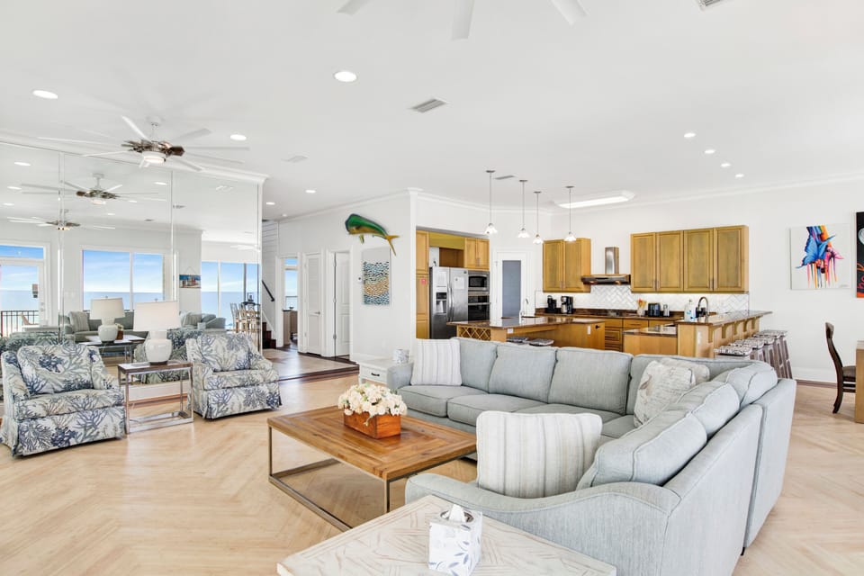 The spacious main living area is located on the 2nd floor