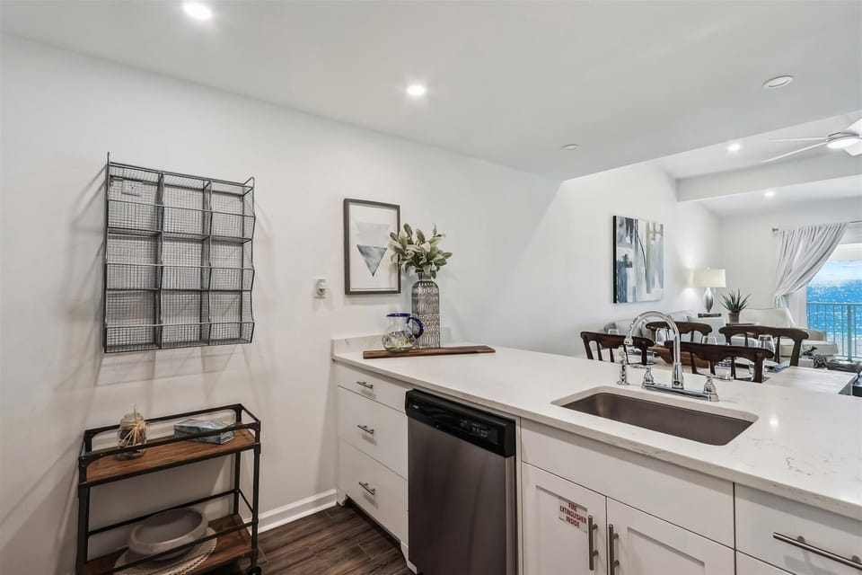 main level-kitchen-125750_011