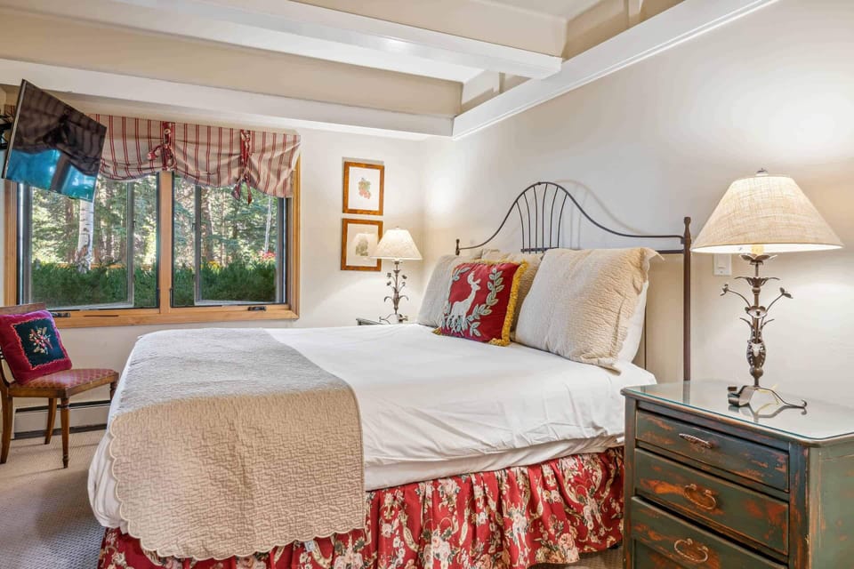 lodgeatlionshead-102-7691_53176195630_o