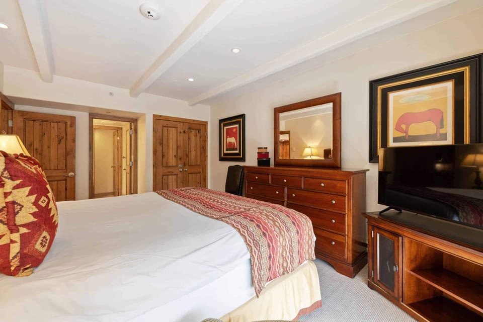 lodgeatlionshead-150-5314_53133134709_o