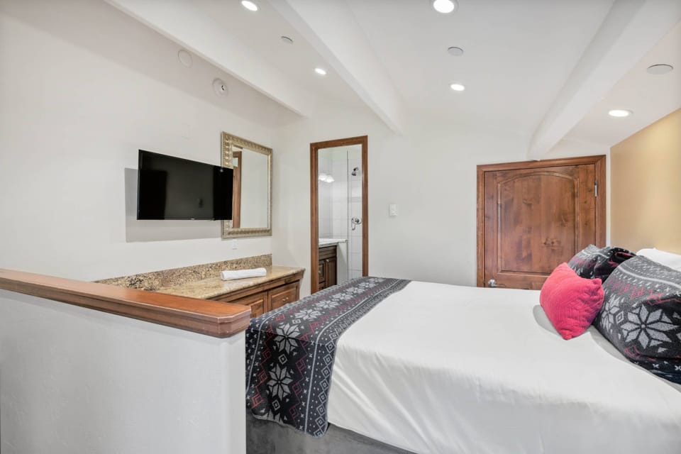lodgeatlionshead-310-0021_53089204959_o