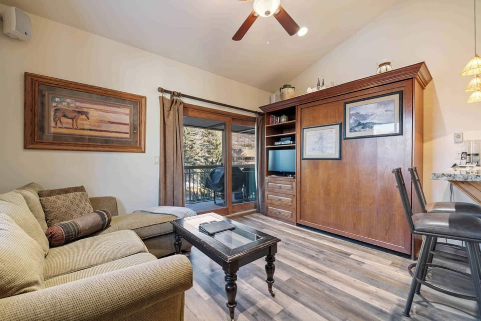 lodgeatlionshead-3409743_53422366536_o