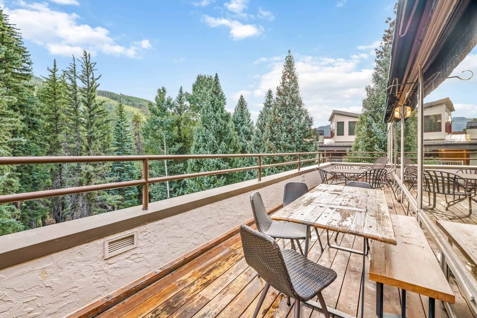 lodgeatlionshead-11-7459_53163737856_o