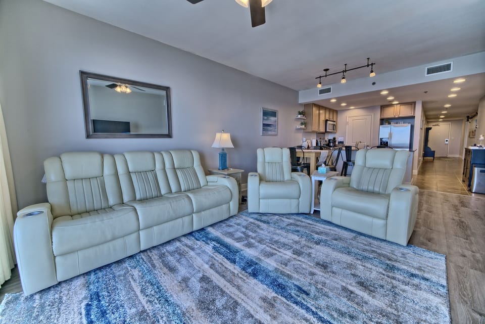 Family Rm w/Fine Leather Furniture