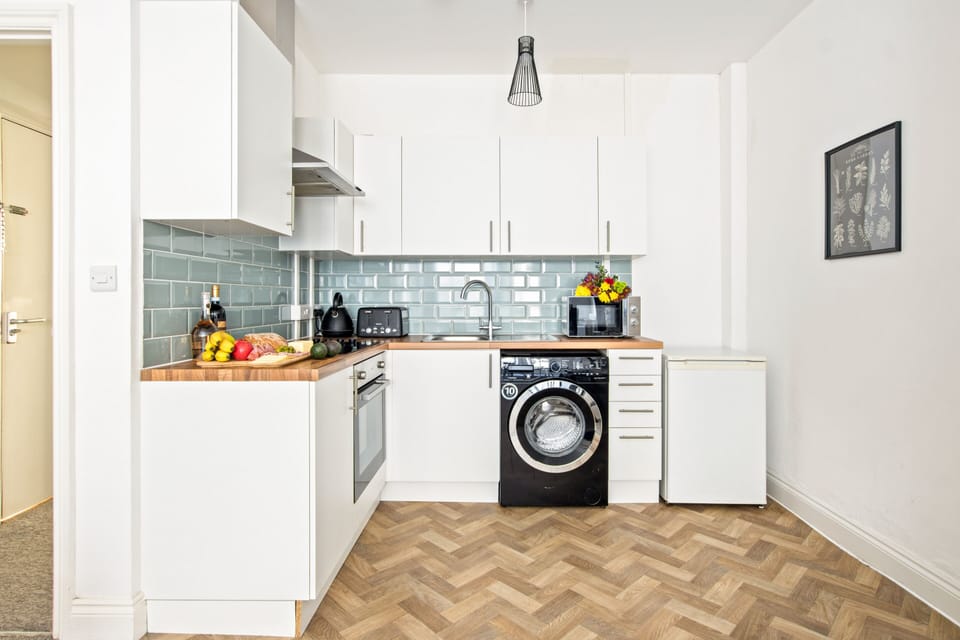 Fully equipped kitchen for long stays 