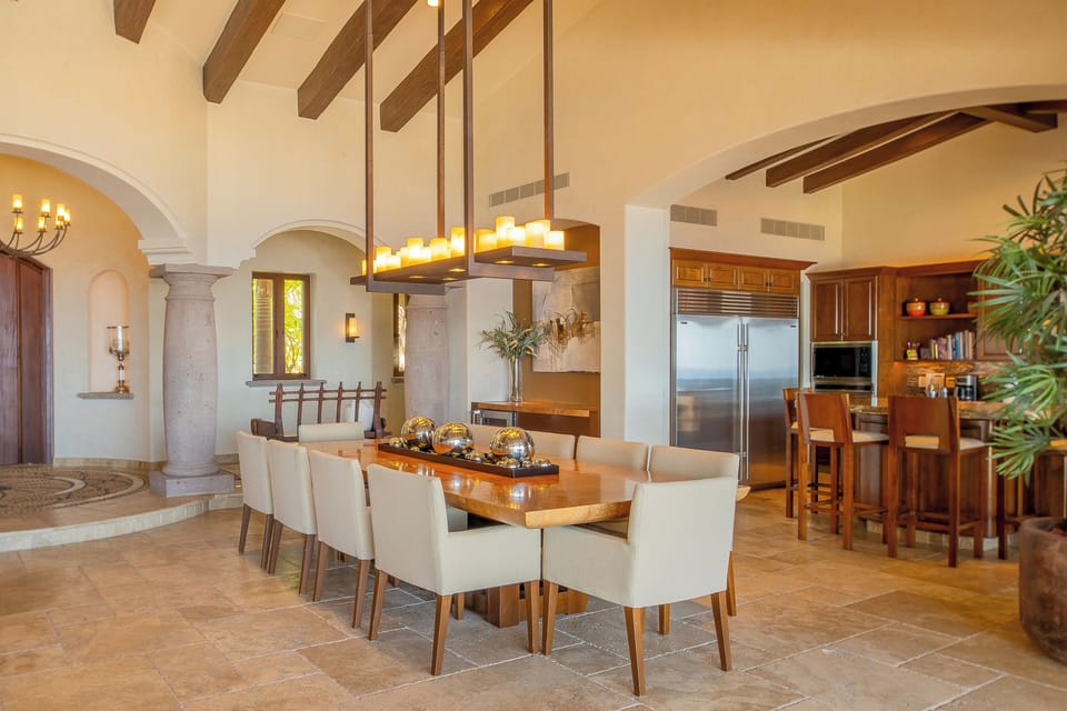 Adriana 16 indoor dining area