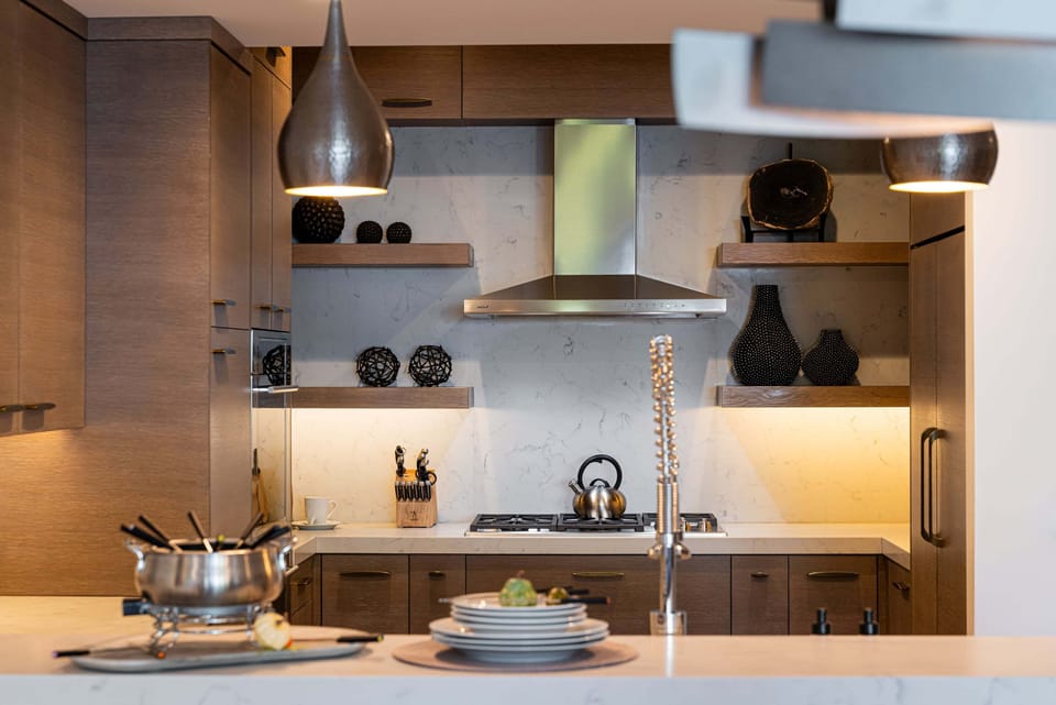 Fully equipped gourmet kitchen