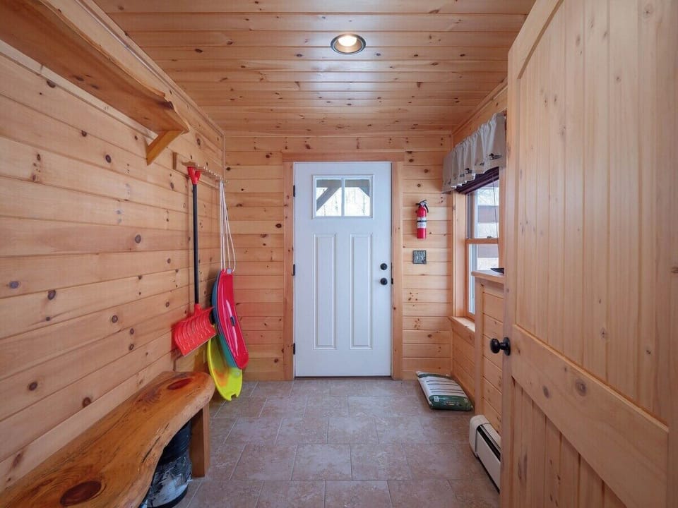 Lower level mudroom