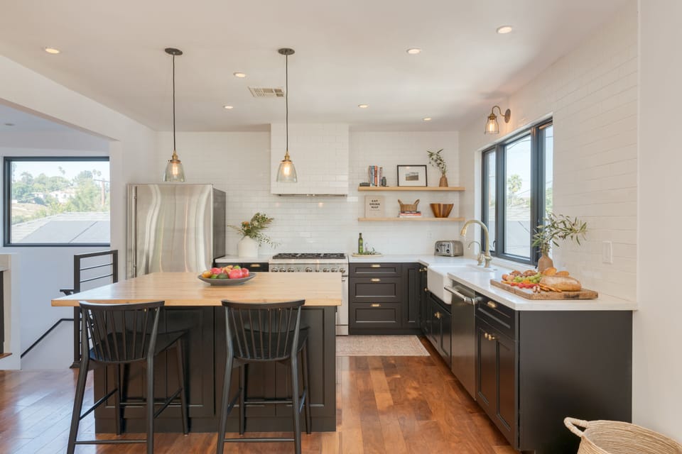 Full suite of appliances in the kitchen.