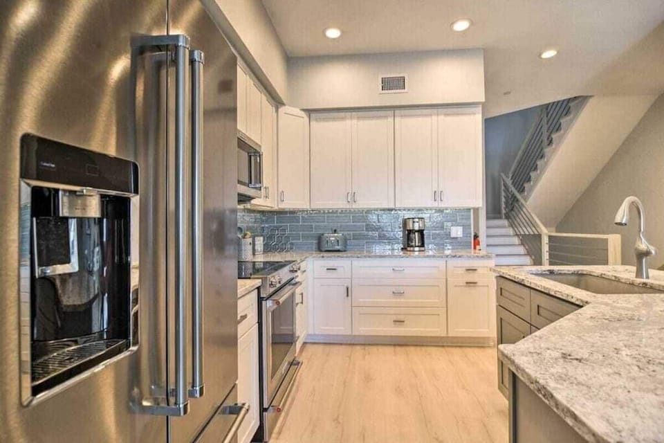 Open Kitchen Fully Stocked
