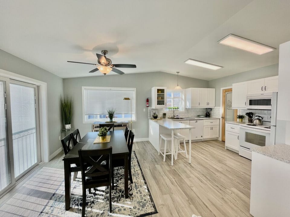 Dining Area, Kitchen
