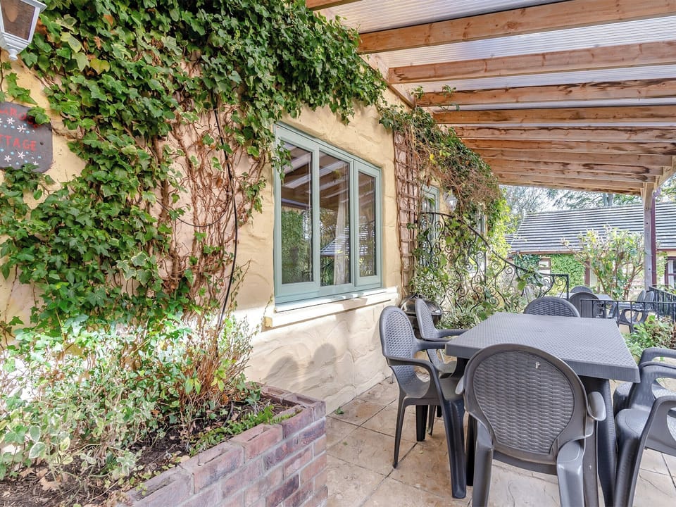 Outdoor eating area | Brongwyn Cottages- Primrose Cottage - Brongwyn Cottages, Penparc, near Cardigan