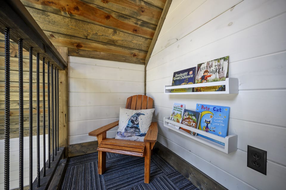 Kid's reading nook in loft