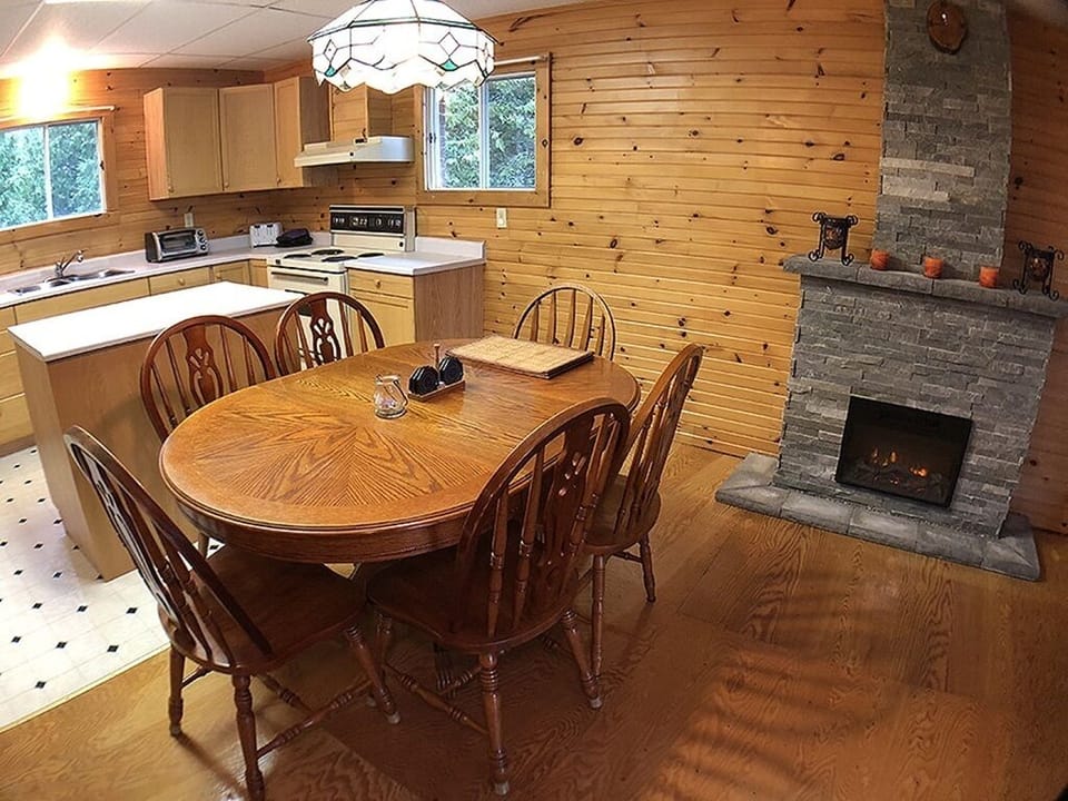 Dining area with 6 person dining table