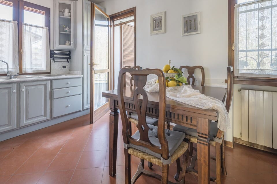 Autumn, Kitchen, Spring, Summer