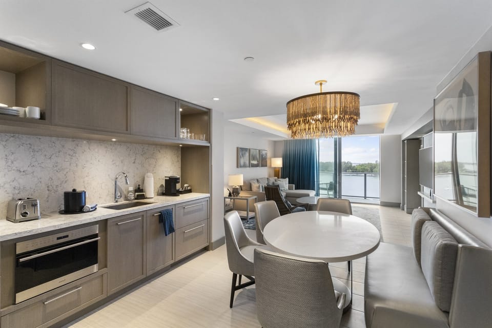 Drop dead Gorgeous! 2/2 Beach View, Clearwater Beach