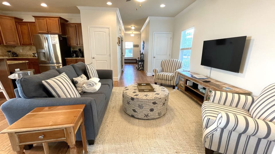 Family Room (3)