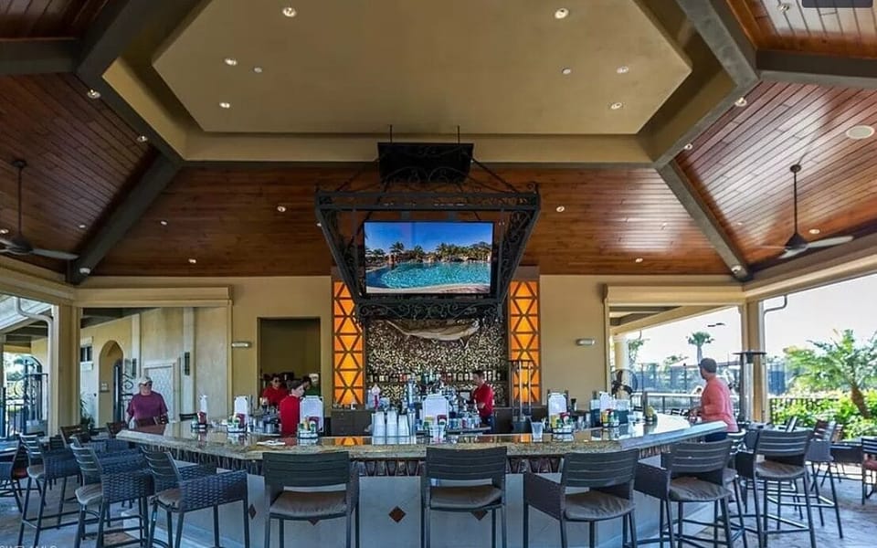 Pool Bar & Grill