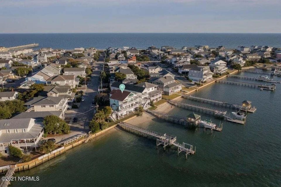 Nestled between the intracoastal waterway and the Atlantic Ocean in quaint Wrightsville Beach