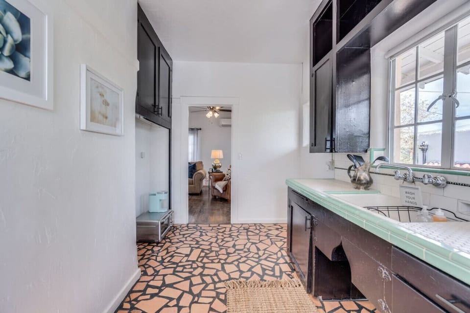 Kitchen, leading into the living room