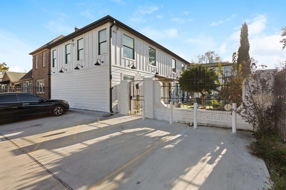 Driveway parking for up to 5 cars. Plenty of street parking available