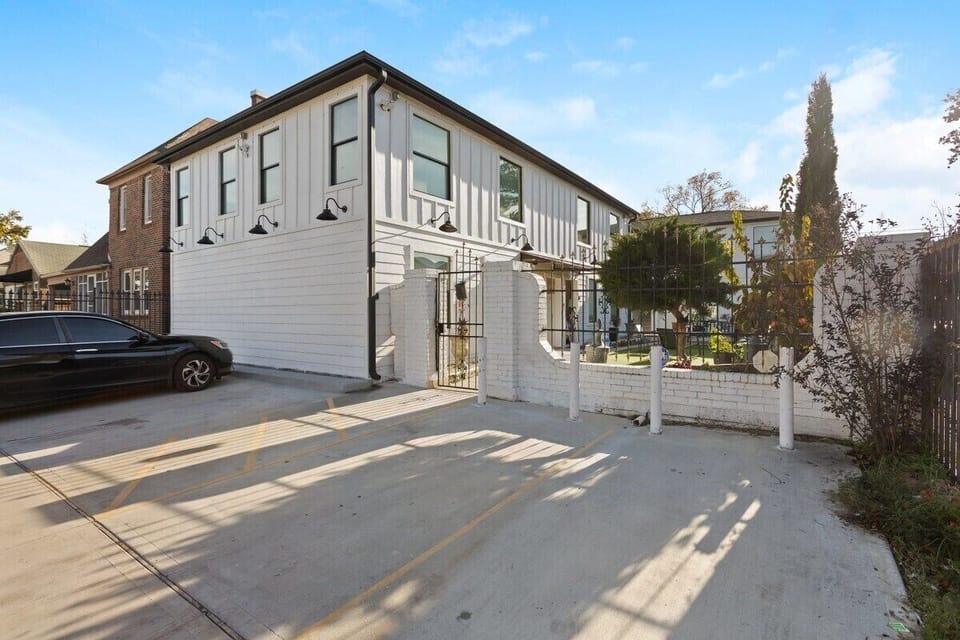 Driveway parking for up to 5. Street parking available.
