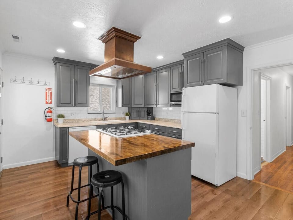 Fully-Stocked Kitchen