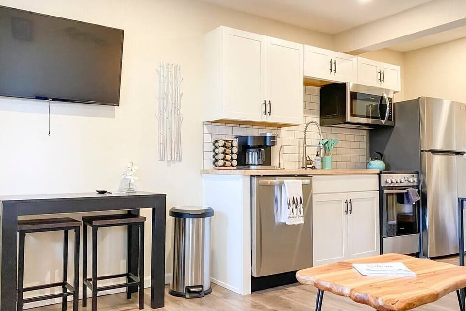 Living Room / Kitchen