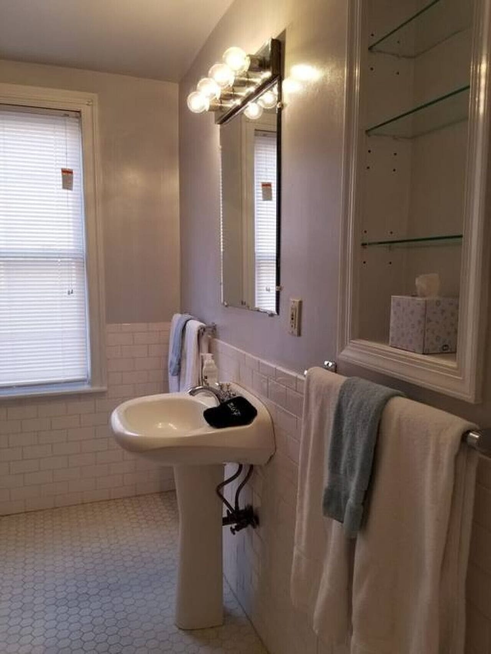 Large three-piece bathroom with lots of light.