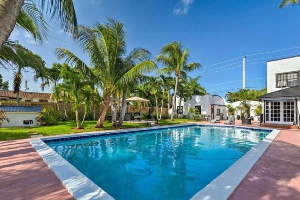 Tropical Heated Pool Area