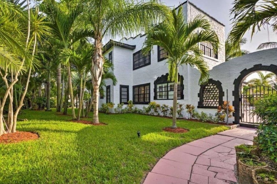 1920's Spanish Villa 5 Bdrm Home