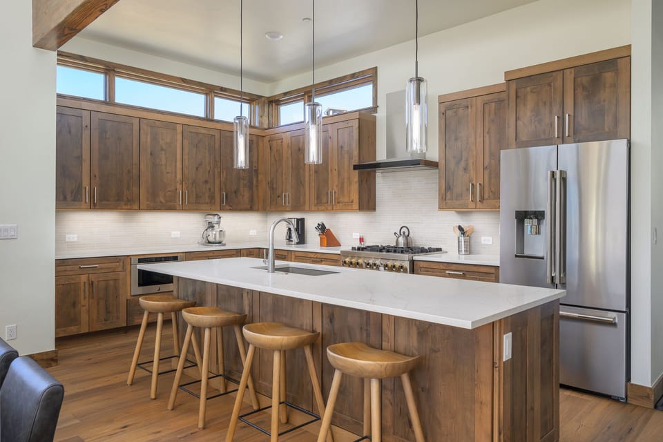 Kitchen Area with Island Bar Seating for 4