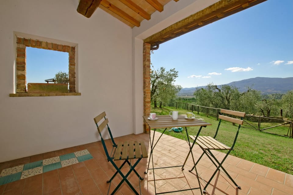 The well-appointed and typically exclusive courtyard