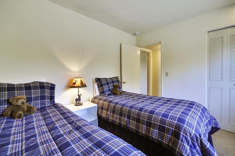 Bedroom 2 - upper level