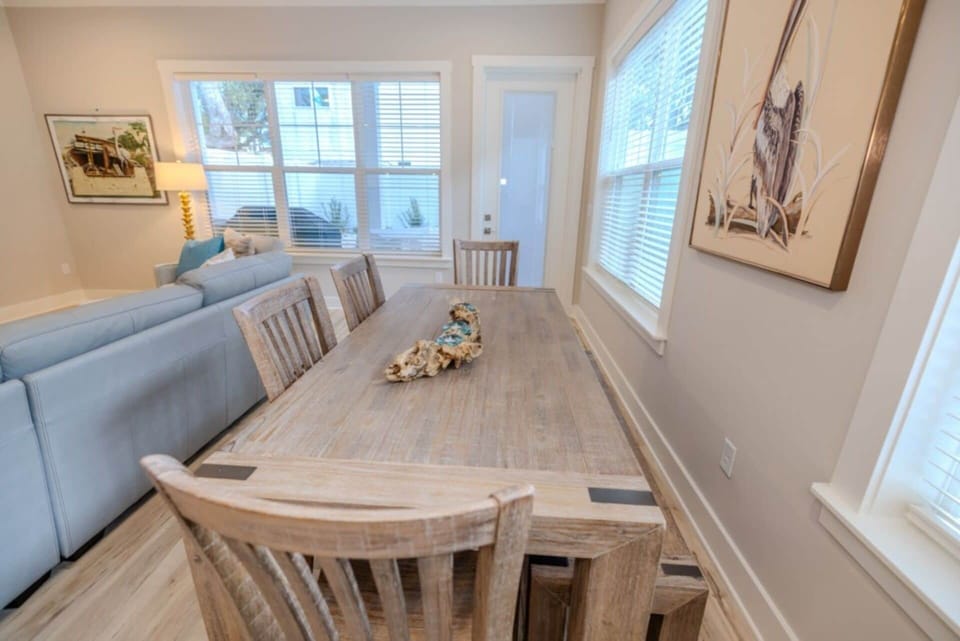 Dining room table seats 6