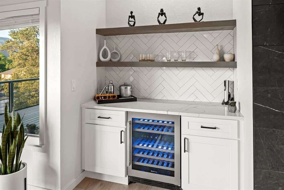 Wet bar and wine fridge