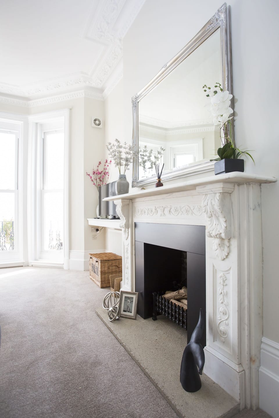 Living Room / Lounge