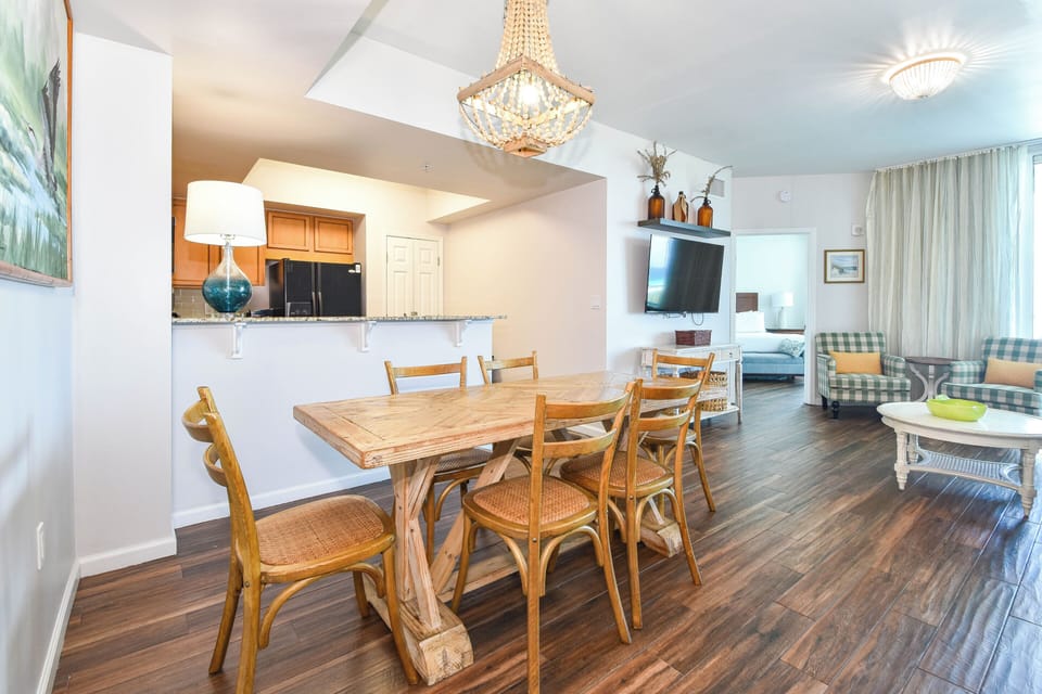 The Palms of Destin 21215 - Dining Area