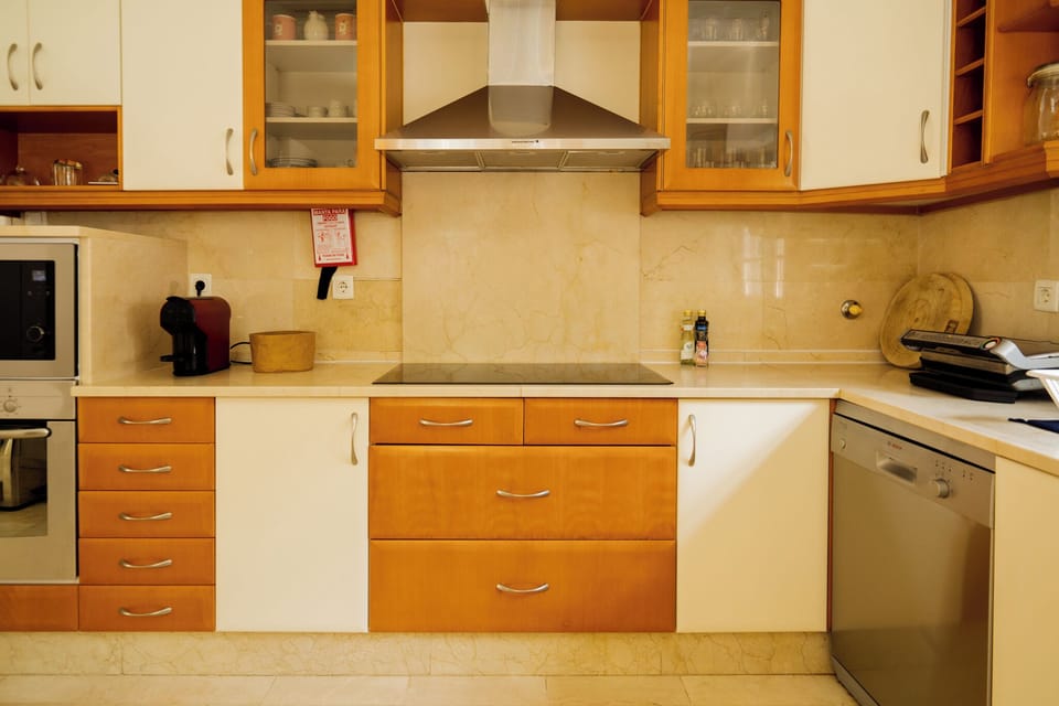 The Kitchen - Completely equipped with everything you'll need