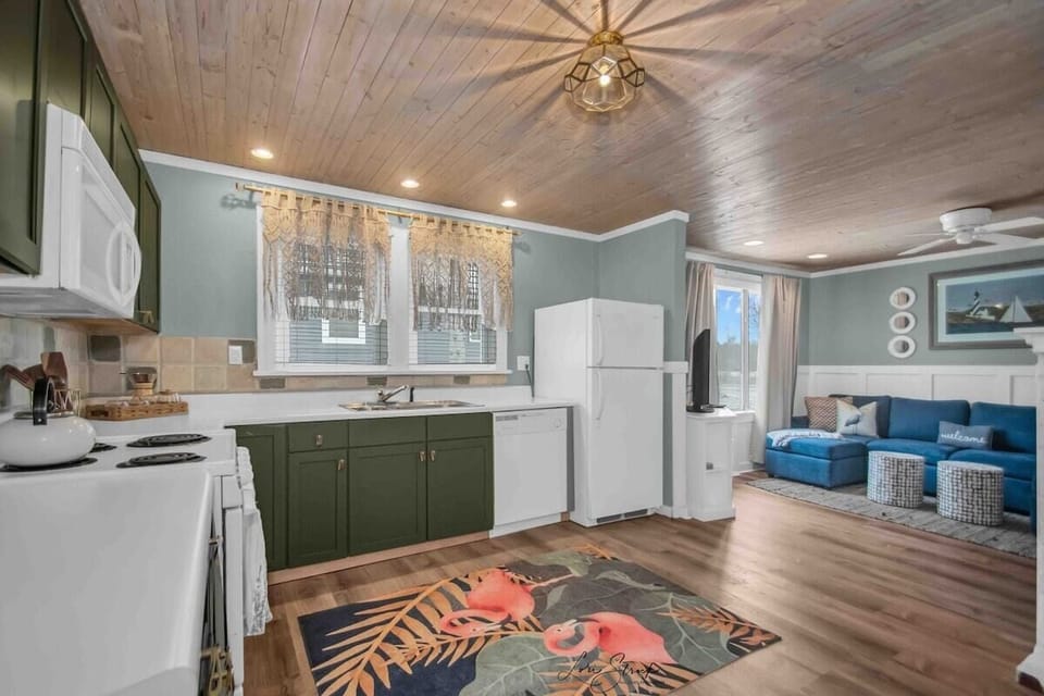 The view from the kitchen into the living room