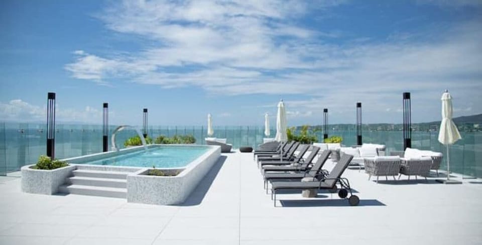 Roof top pool with 360 views for miles