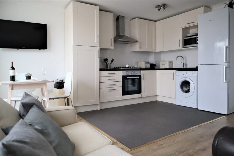 Open Plan Kitchen siting dining area