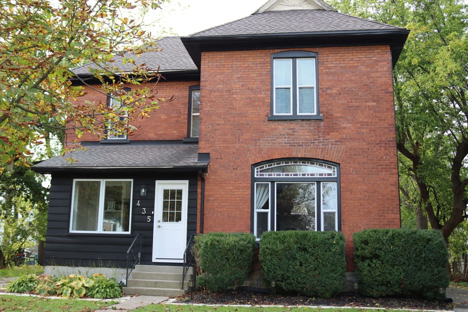 Charming & modern century home