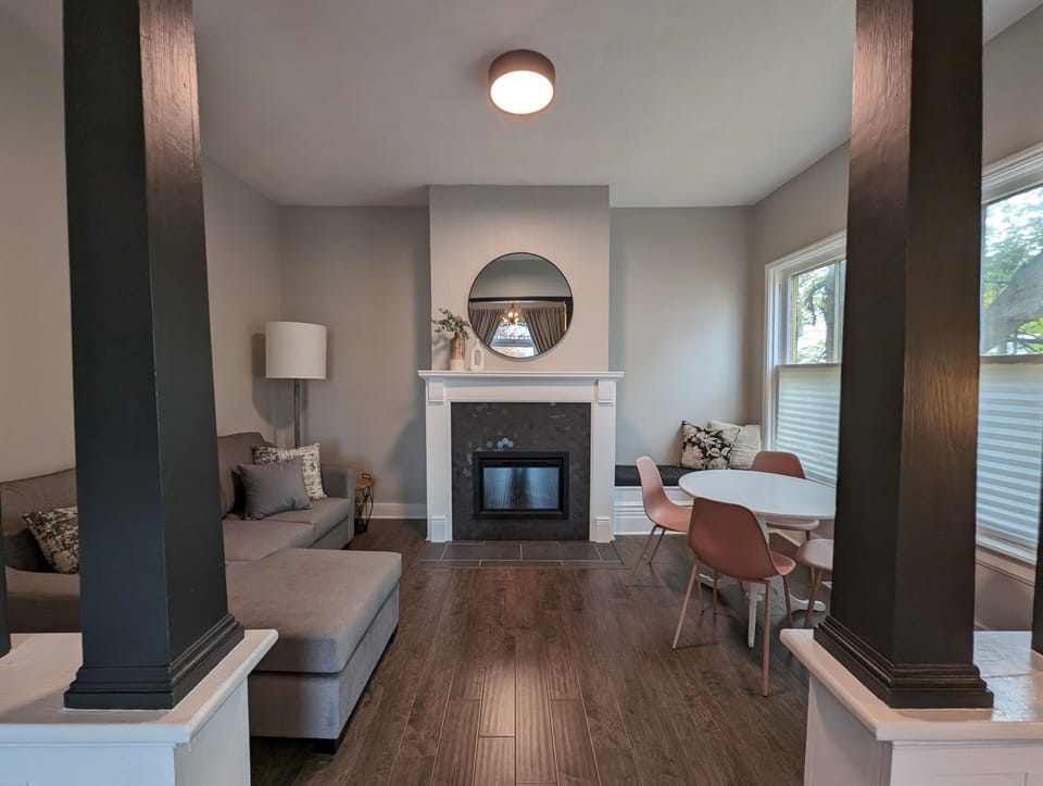 Fireplace room connected to Living Room